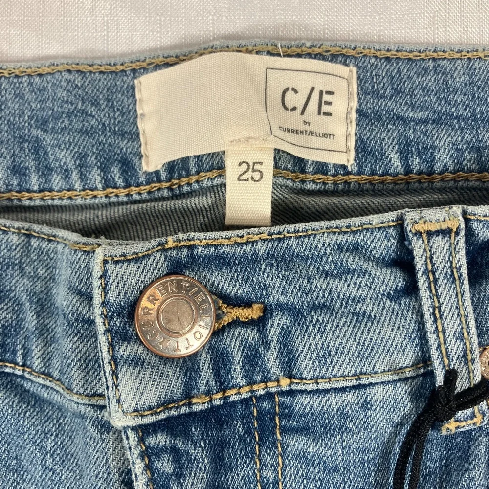 NWT Current/Elliott Original Boyfriend Sunny Destructed Jeans, Size 25 - Picture 3 of 14